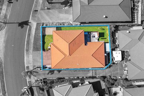 Photo of property in 15 Kath Hopper Drive, Orewa, 0931