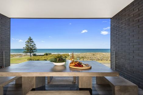 Photo of property in 211 Marine Parade, Mount Maunganui, 3116