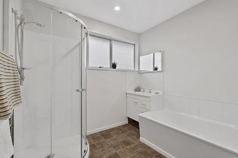 Photo of property in 76a Englefield Road, Northwood, Christchurch, 8051