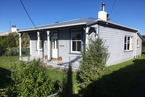 Photo of property in 4 Hayward Street, Featherston, 5710