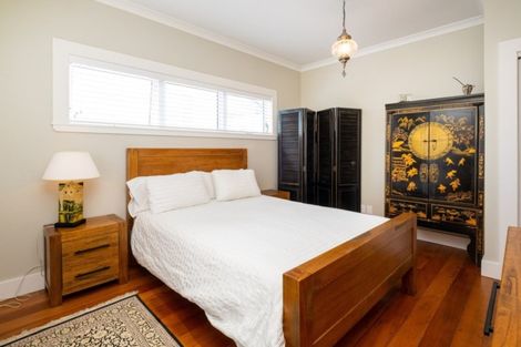 Photo of property in 8 Cobden Road, Bluff Hill, Napier, 4110