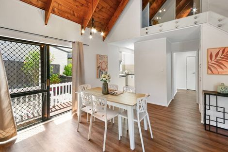 Photo of property in 1/7 Banksia Place, Goodwood Heights, Auckland, 2105