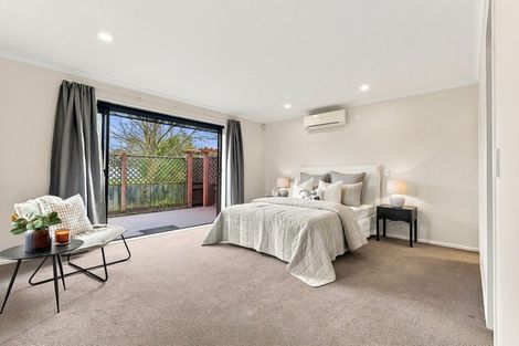 Photo of property in 21 Sorrento Place, Kelvin Grove, Palmerston North, 4414