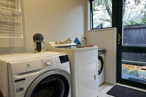 Photo of property in 21 Thornwood Place, Redwood, Christchurch, 8051