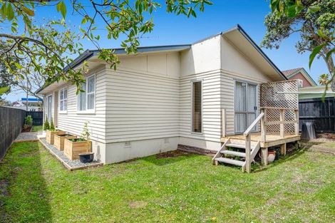 Photo of property in 71b Red Beach Road, Red Beach, 0932