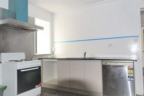 Photo of property in 1/325 Glenfield Road, Glenfield, Auckland, 0629