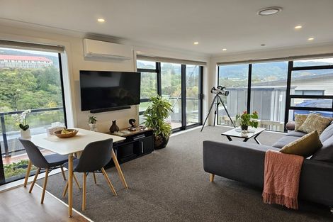 Photo of property in 10 Ara Patukawenga, Tawa, Wellington, 5028