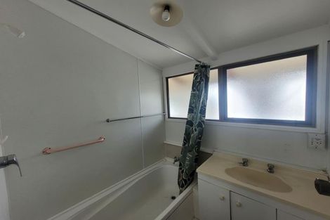 Photo of property in 28 Record Street, Fitzroy, New Plymouth, 4312