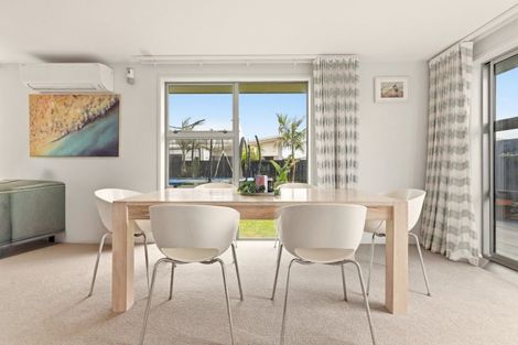 Photo of property in 11 Coutts Street, Papamoa Beach, Papamoa, 3118