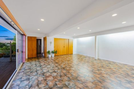 Photo of property in 39 Squirrel Lane, Browns Bay, Auckland, 0630