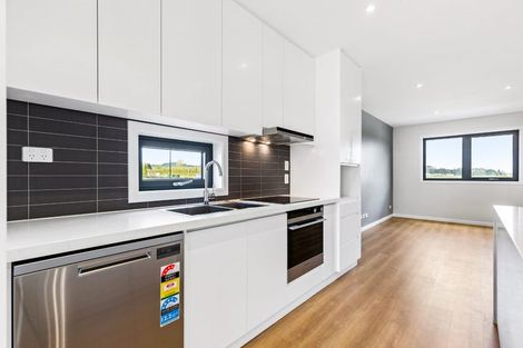 Photo of property in 35 Otuwairoa Esplanade, Opaheke, 2113