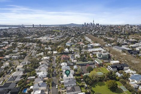 Photo of property in 8 Wellpark Avenue, Grey Lynn, Auckland, 1021