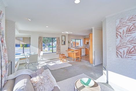 Photo of property in 1 Hyatt Grove, Greenmeadows, Napier, 4112