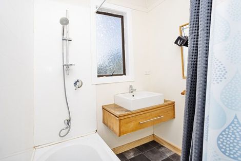 Photo of property in 64 Nichol Street, Heidelberg, Invercargill, 9812