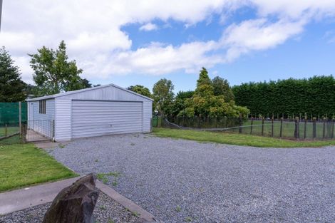 Photo of property in 37 Waikawa Beach Road, Manakau, Levin, 5573