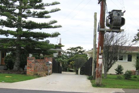 Photo of property in 1/116 Sandspit Road, Shelly Park, Auckland, 2014