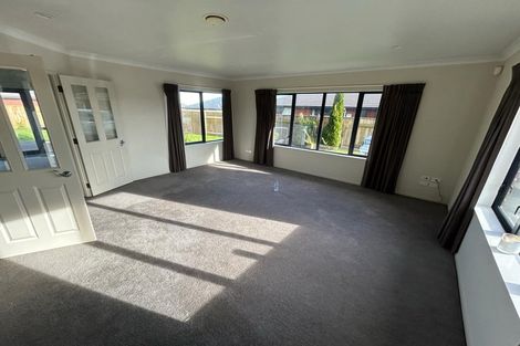 Photo of property in 186 Pacific Drive, Fitzherbert, Palmerston North, 4410