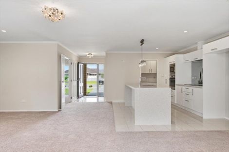 Photo of property in 82 Golden Sands Drive, Papamoa Beach, Papamoa, 3118
