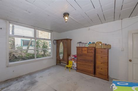 Photo of property in 181 Glenfield Road, Hillcrest, Auckland, 0627