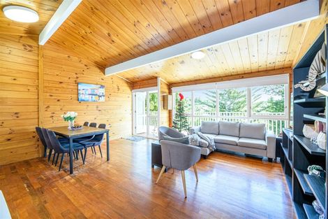 Photo of property in 137 Stredwick Drive, Torbay, Auckland, 0630