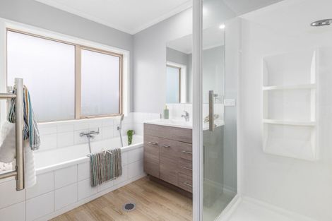 Photo of property in 122 Endeavour Drive, Whitby, Porirua, 5024