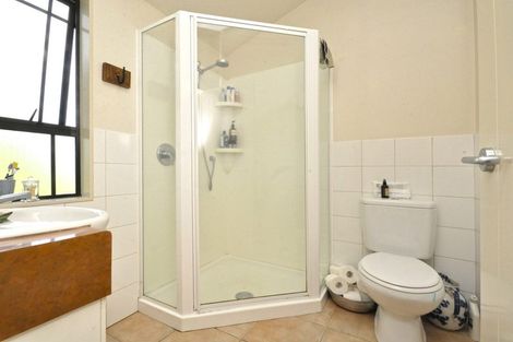 Photo of property in 2/710 East Coast Road, Milford, Auckland, 0620