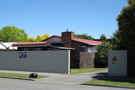 Photo of property in 325 Avonhead Road, Avonhead, Christchurch, 8042