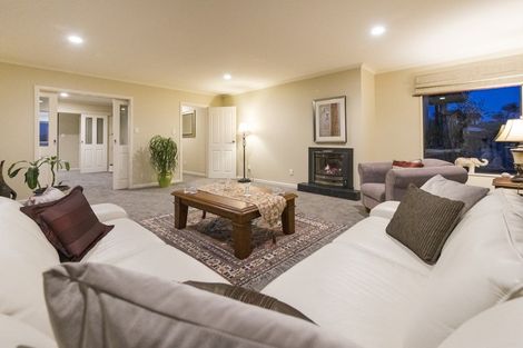 Photo of property in 98 Pacific Drive, Fitzherbert, Palmerston North, 4410