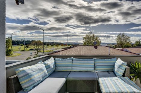 Photo of property in 30 Durham Avenue, Tamatea, Napier, 4112