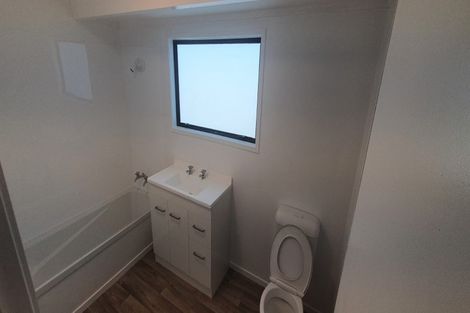 Photo of property in 17 Cedar Heights Avenue, Massey, Auckland, 0614