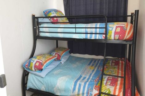 Photo of property in 11 Second Avenue, Urenui, 4377