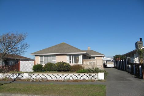 Photo of property in 22 Palmers Road, New Brighton, Christchurch, 8083