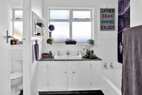 Photo of property in 52 Fairfield Road, Hawera, 4610