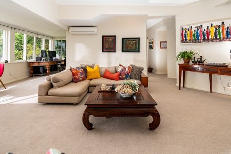 Photo of property in 46 Fortification Road, Karaka Bays, Wellington, 6022