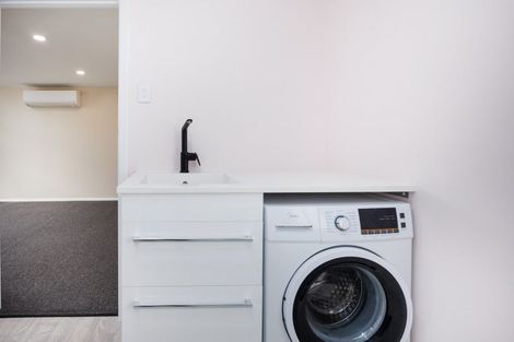 Photo of property in 305 Featherston Street, Palmerston North, 4410
