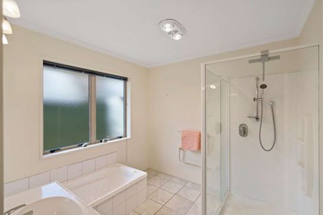 Photo of property in 4 Sentinel Place, Halswell, Christchurch, 8025