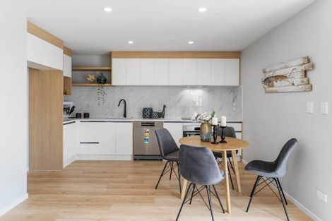 Photo of property in 21 Morus Road, Massey, Auckland, 0614