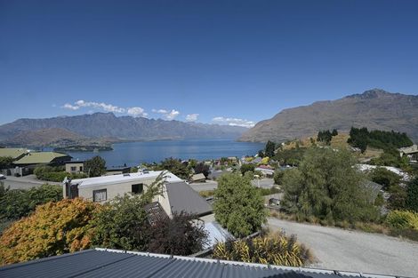 Photo of property in 30 Greenstone Place, Fernhill, Queenstown, 9300