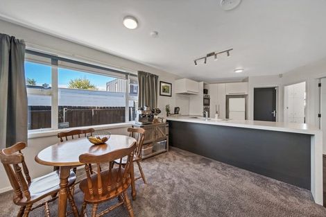 Photo of property in 21 Kent Lodge Avenue, Avonhead, Christchurch, 8042