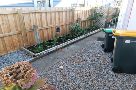 Photo of property in 2/33 Whitmore Street, Edgeware, Christchurch, 8013