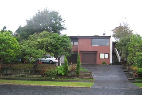 Photo of property in 31 Chelsea View Drive, Chatswood, Auckland, 0626