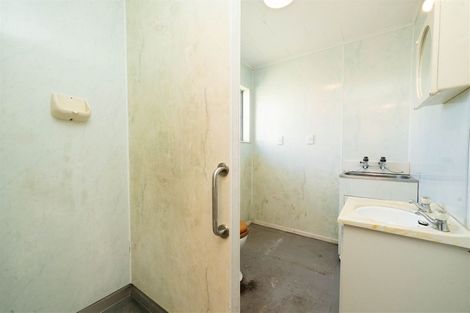 Photo of property in 98 Field Way, Waikanae Beach, Waikanae, 5036