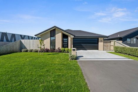 Photo of property in 3 Andesite Drive, Rolleston, 7614