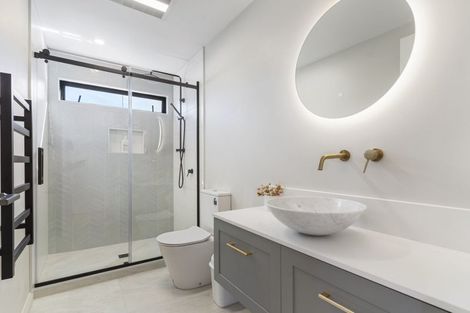 Photo of property in 6 Bevyn Street, Castor Bay, Auckland, 0620