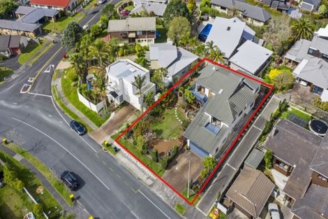 Photo of property in 203 Luckens Road, West Harbour, Auckland, 0618