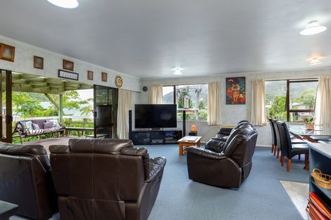 Photo of property in 14 Huia Street, Waikawa, Picton, 7220