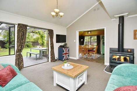 Photo of property in 19 Strachan Place, Rangiora, 7400
