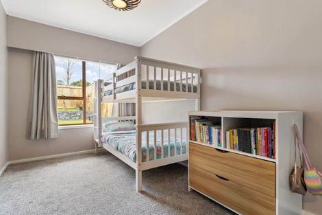 Photo of property in 4239a Great North Road, Glendene, Auckland, 0602