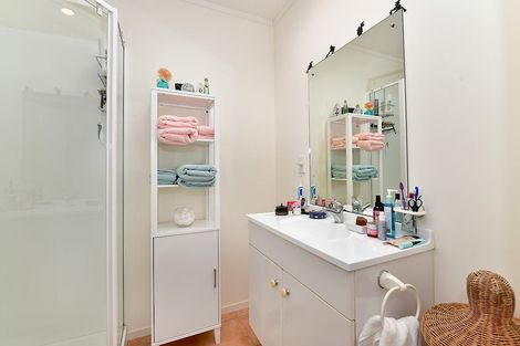 Photo of property in 4/12 Miro Street, Helensville, 0800