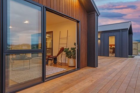 Photo of property in 45 Sardinia Grove, Fitzherbert, Palmerston North, 4410